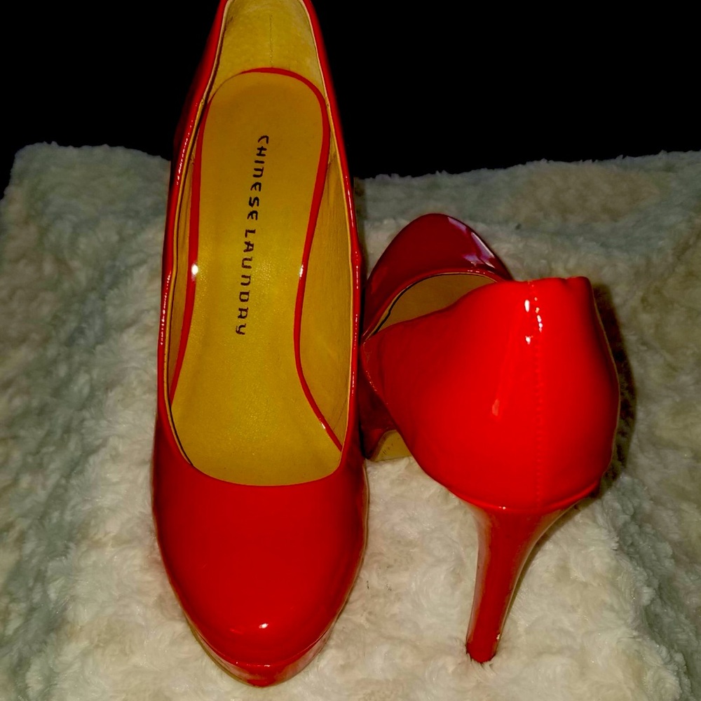 Red Pumps